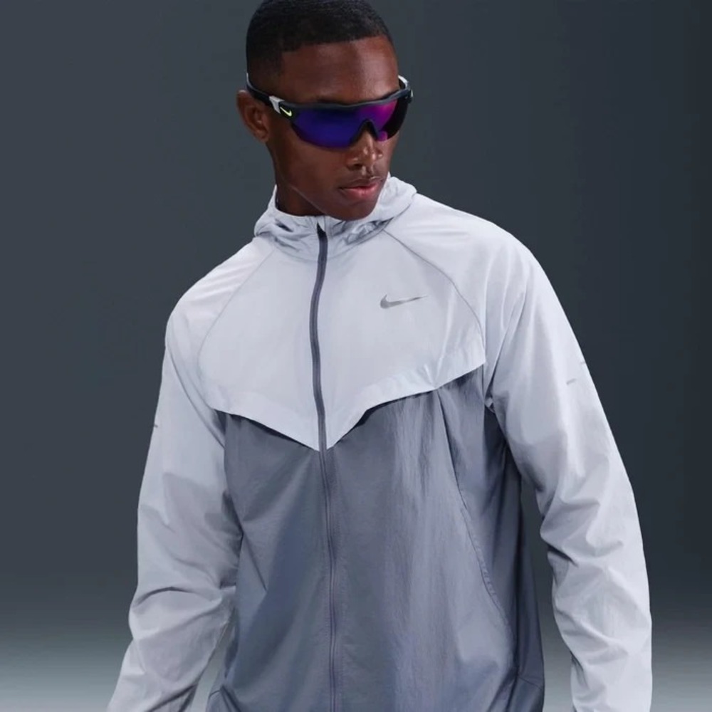 Size L- Men's Nike Stride Repel UV Lightweight Running Jacket HV4548-057 $125